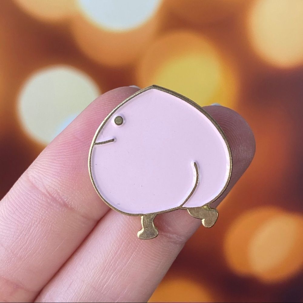 Peach Enamel Pin/ Brooch Lapel